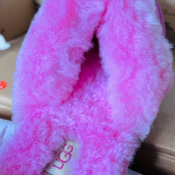 🔥 UGG SLIPPERS🔥 UGG Cozy II Suede Slip on - Women’s 6.5/7 or Kids Sz 5 - Picture 3 of 6